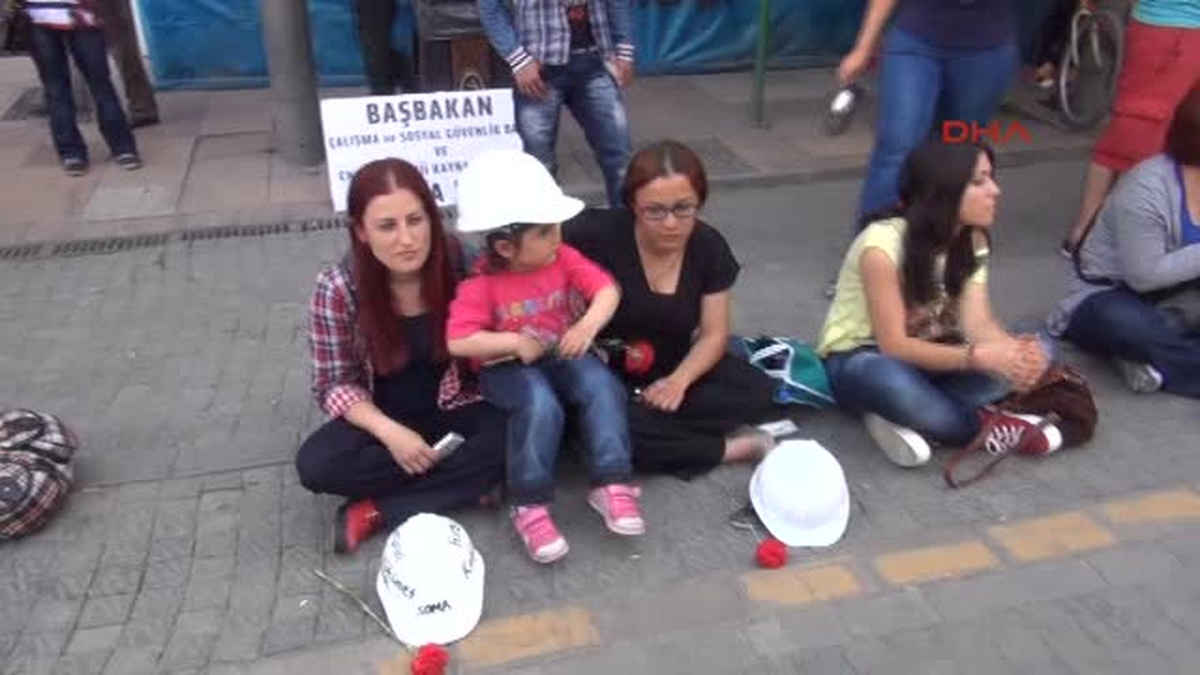 Eskişehir\'de Soma İçin \'Ses Çıkarma\' Eylemi