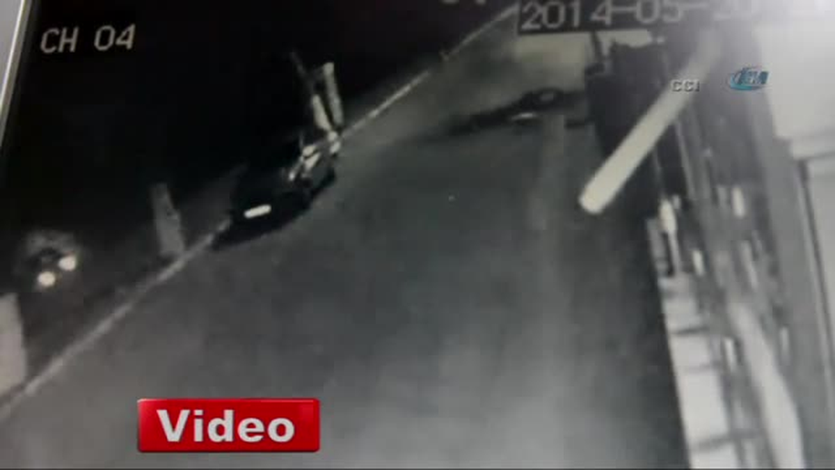 Fren Yarine Gaza Basınca Gençleri Altına Alıp Denize Böyle Uçtu