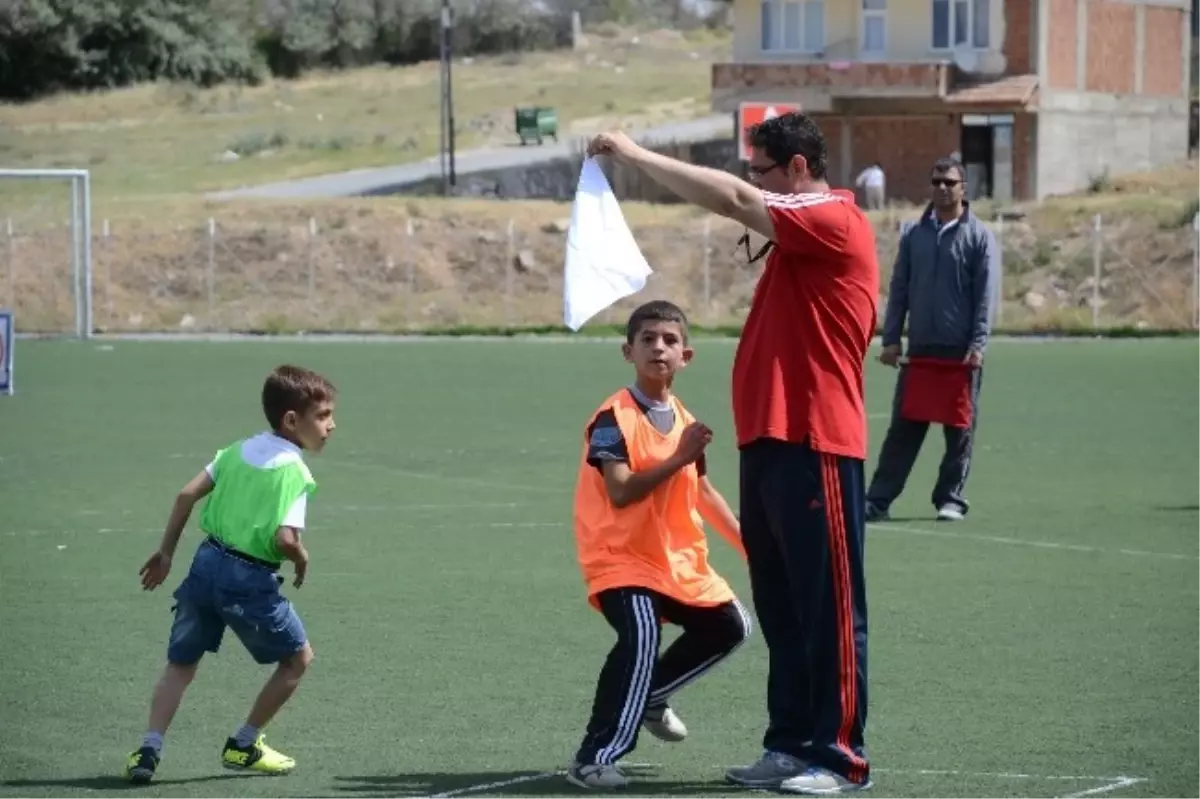 Geleneksel Çocuk Oyunları Şenliği Başladı