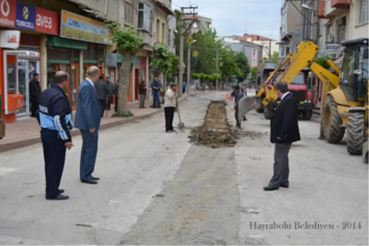 Hayrabolu\'da Yol Yapım Çalışmaları Sürüyor