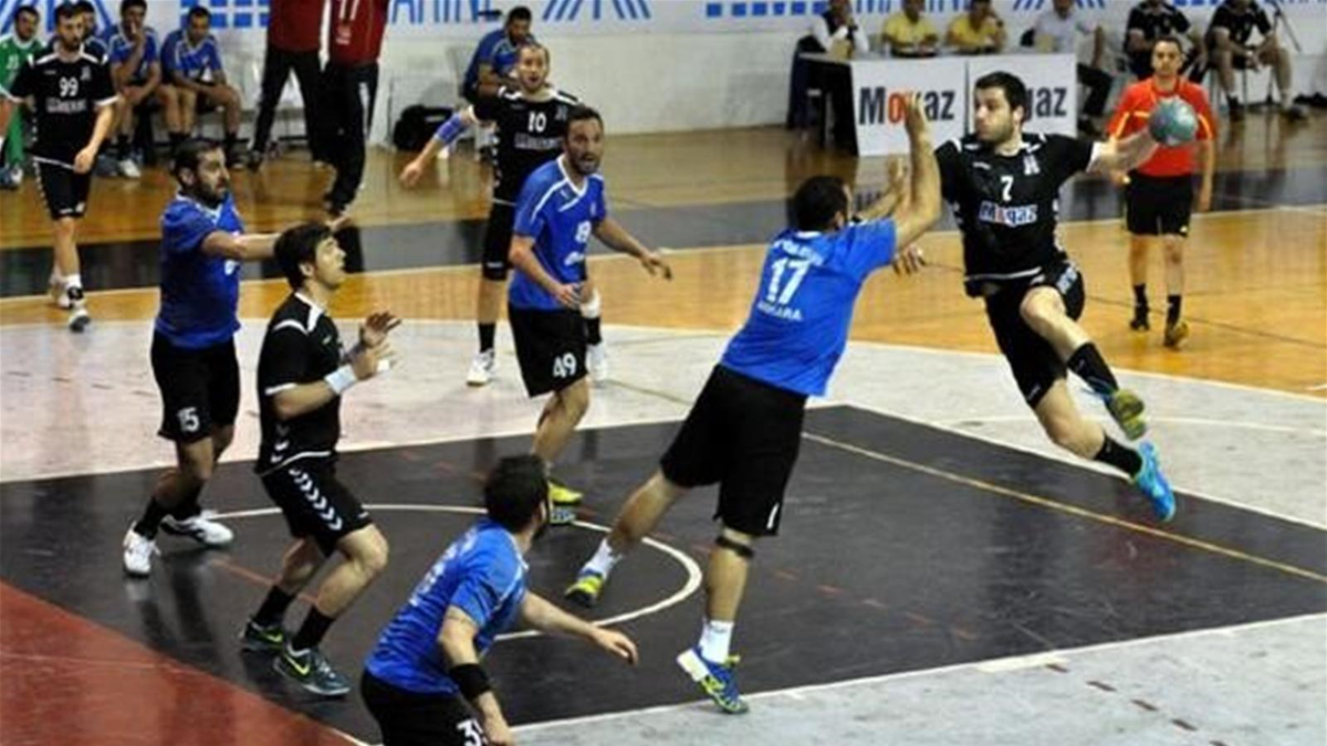Hentbol Erkekler Süper Lig Play-off Finali\'nde Beşiktaş Ankara İl Özel İdare\'yi 24-22 Mağlup Etti