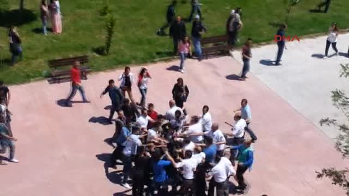 Kırklareli Üniversitesi\'nde Kavga: 2 Yaralı