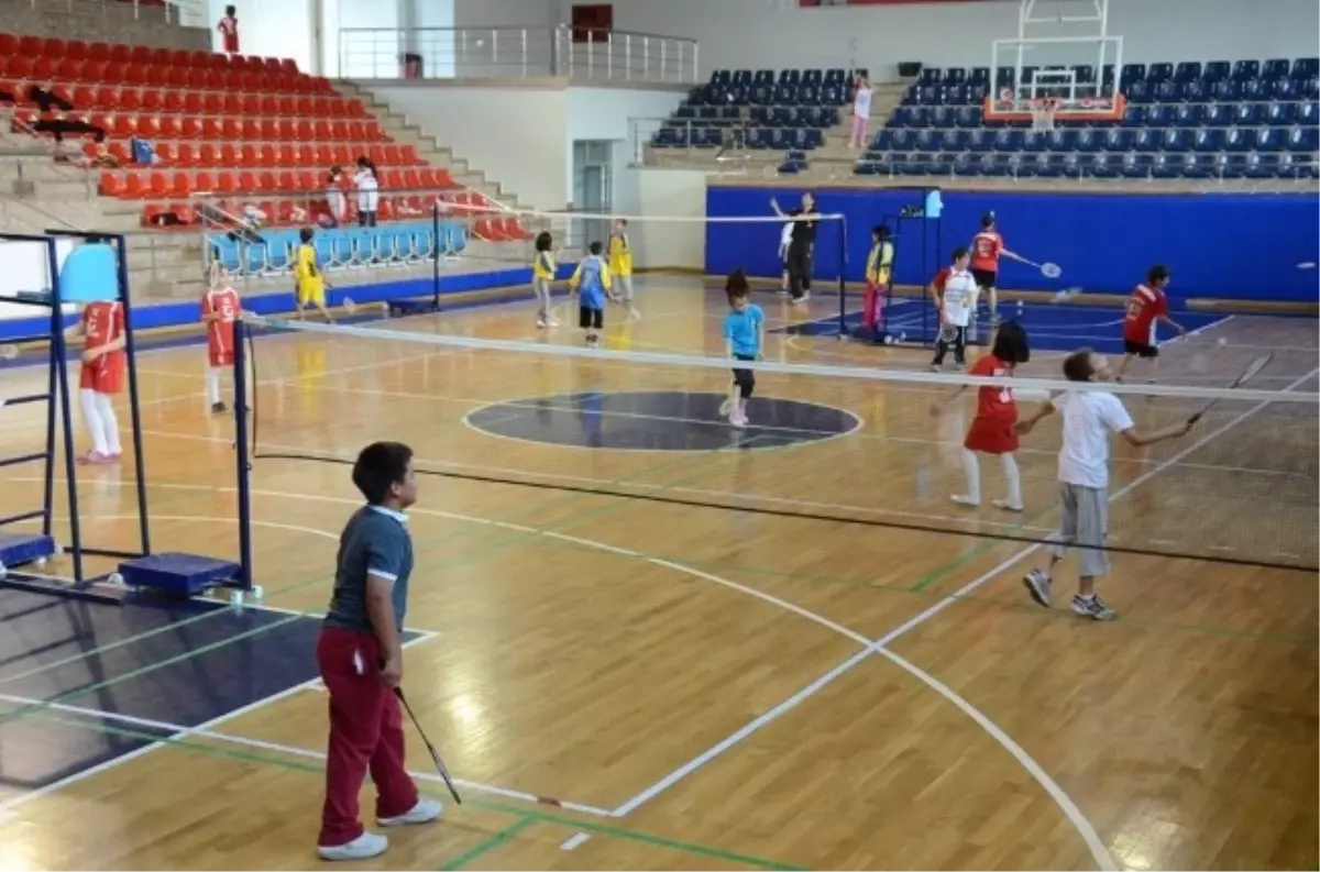 Miniklerin Badminton Heyecanı