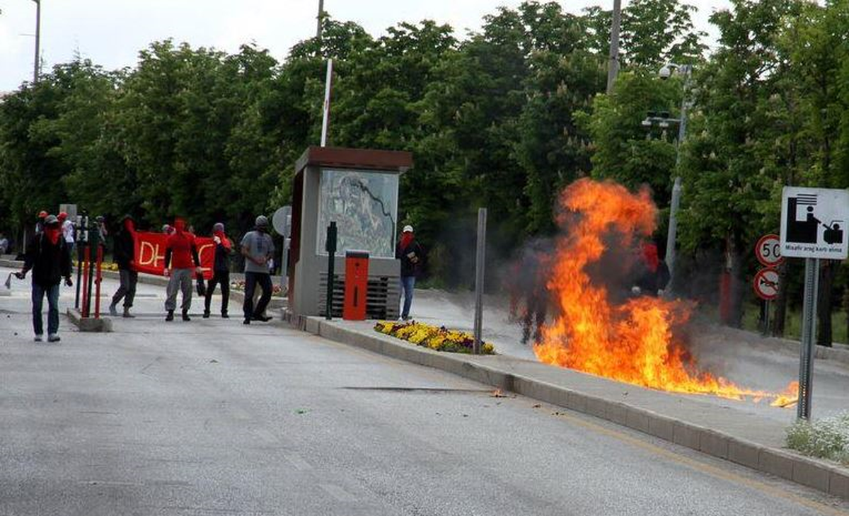 ODTÜ\'den Adalet Bakanlığı\'na Yürümek İsteyen Gruba Müdahale