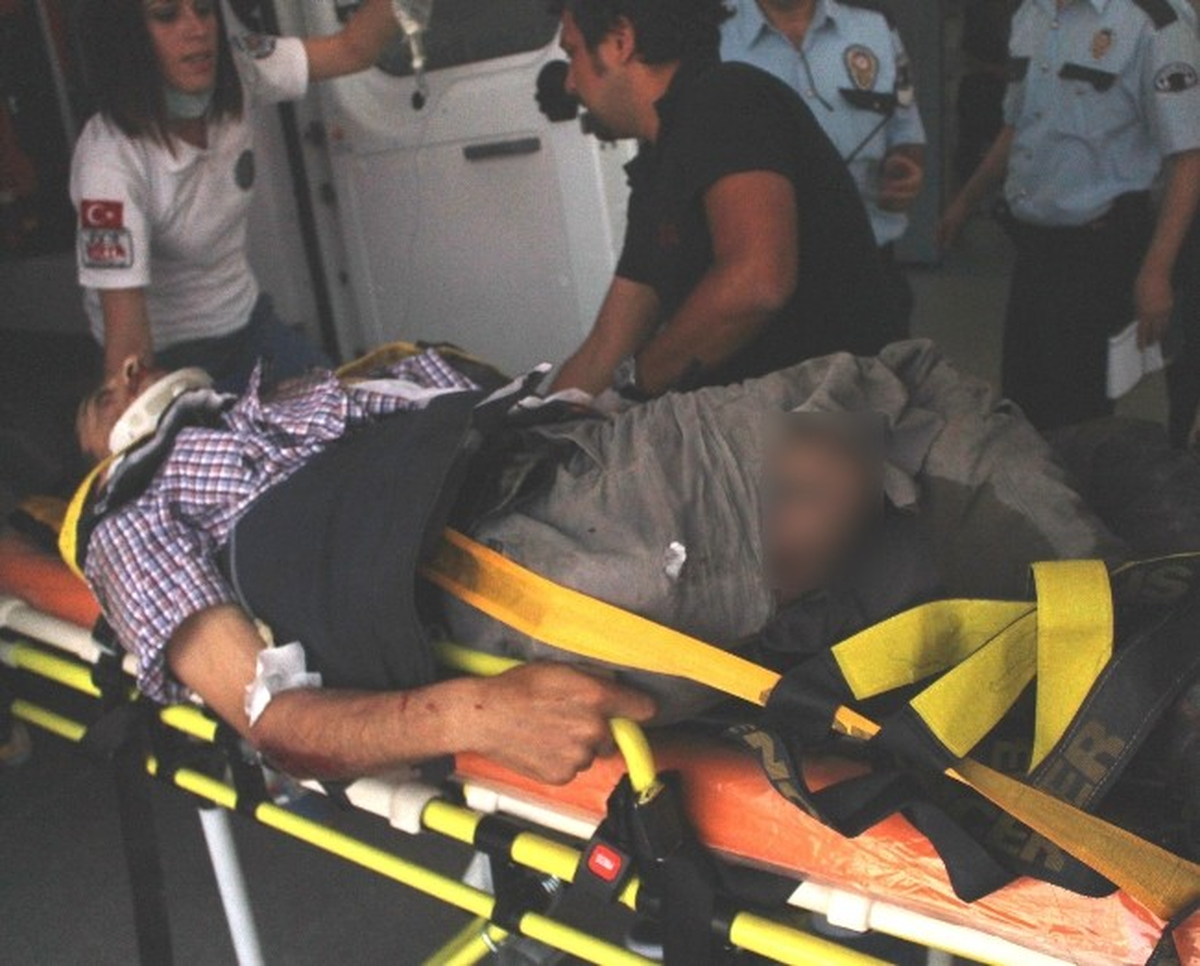 Mersin\'de Polis Memuru Tırın Altında Kaldı