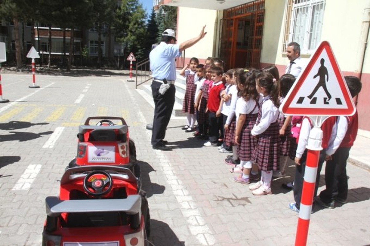 Safranbolu\'da Öğrencilere Uygulamalı Trafik Eğitimi