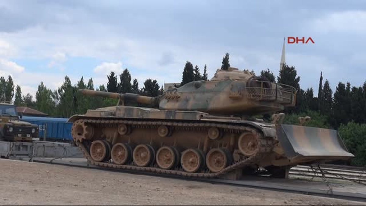 Suriye Sınırına Zırhlı Araç Sevkiyatı