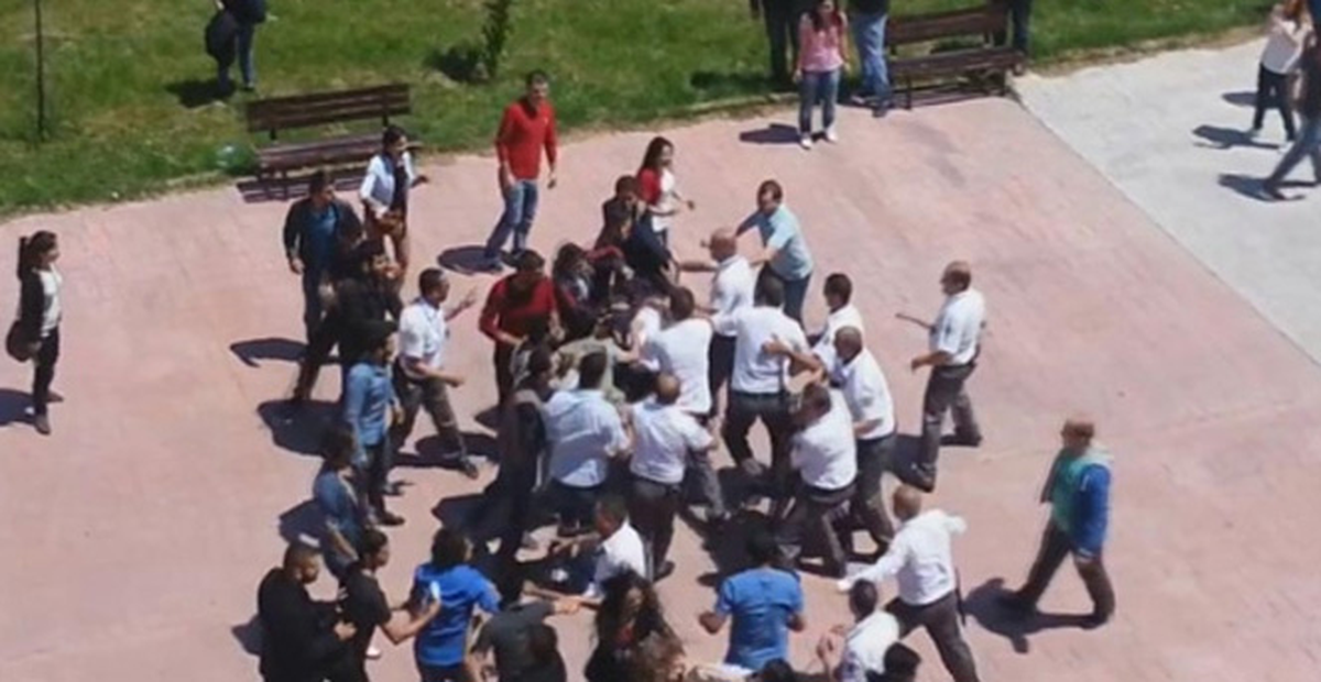 Üniversitedeki Soma Protestosunda Kavga: 2 Yaralı