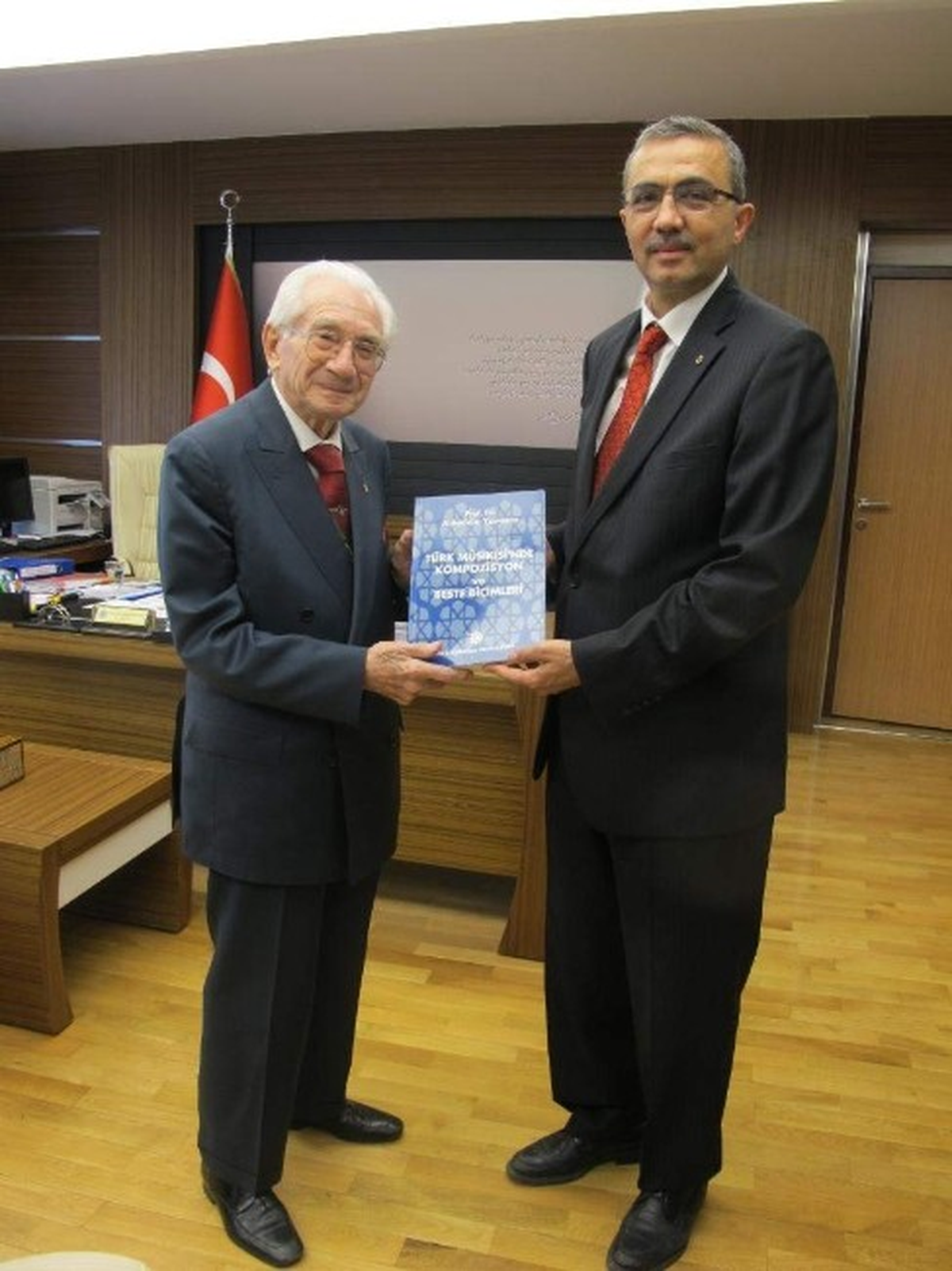 Alaeddin Yavaşça, 7 Aralık Üniversitesini Ziyaret Etti