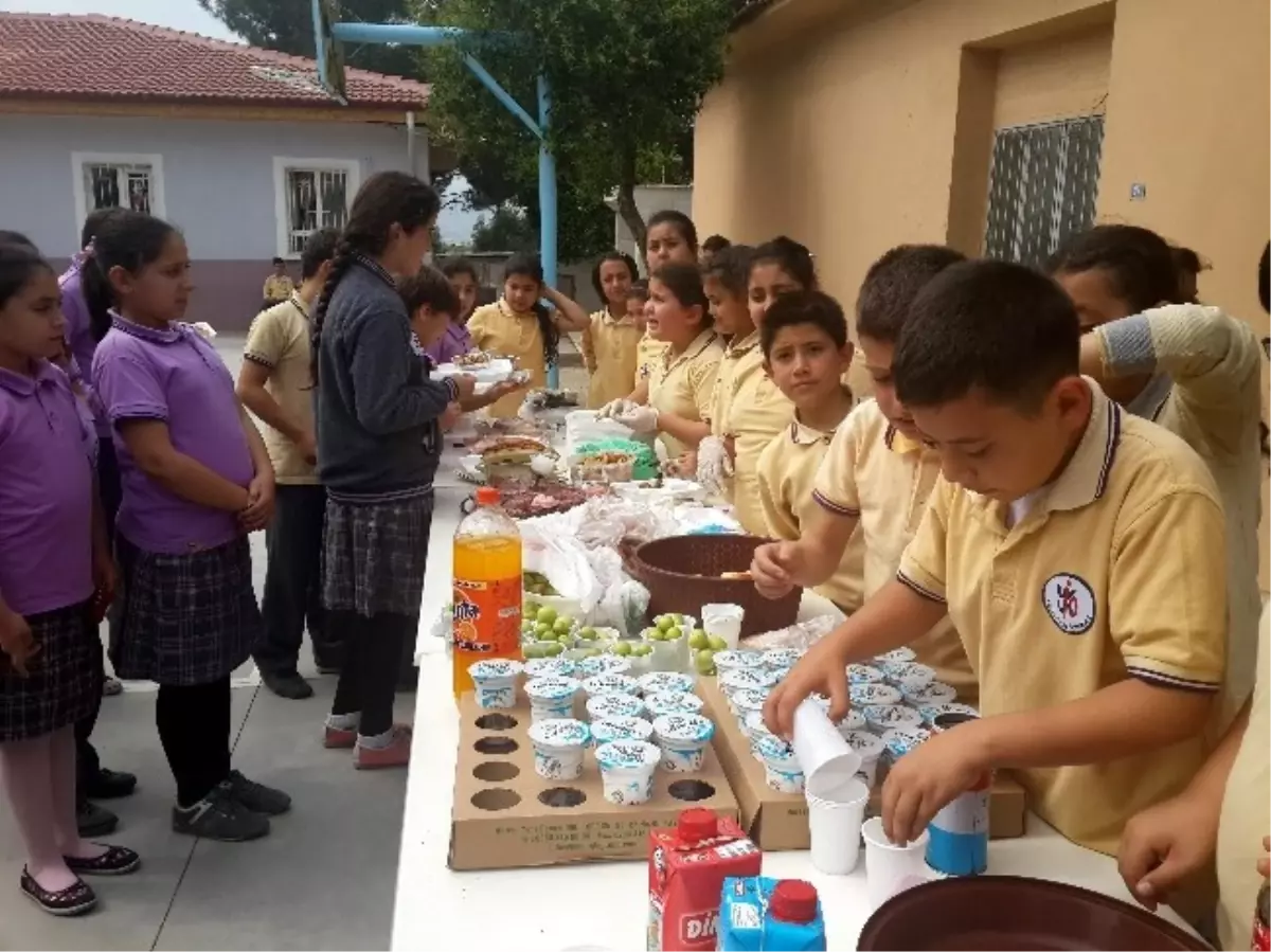 Yılmazköy\'ün Minik Öğrencileri Soma İçin Kermes Düzenledi