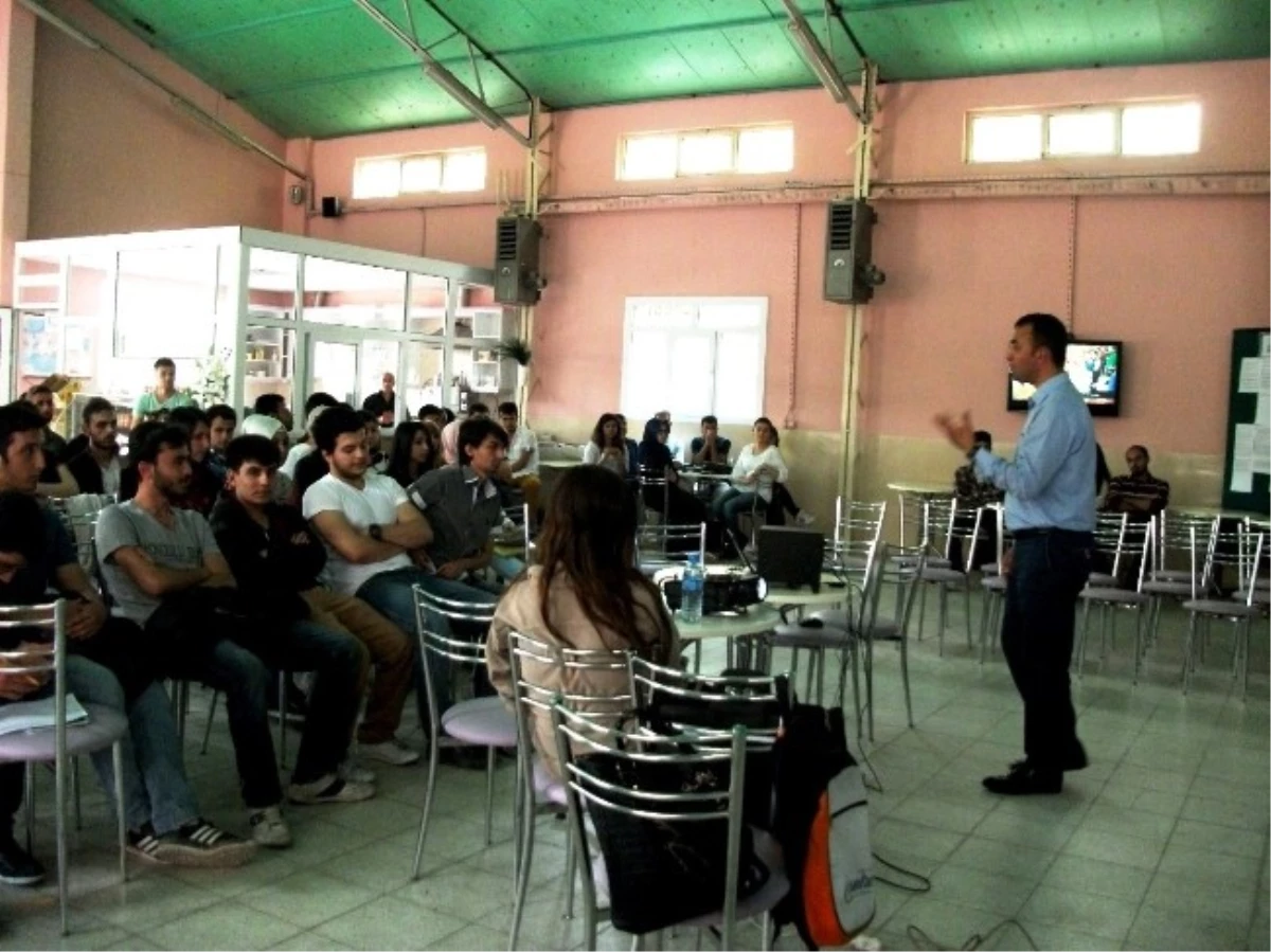 Alaşehir ve Sarıgöl de Sosyal Medya Okuryazarlığı Eğitimleri Başladı