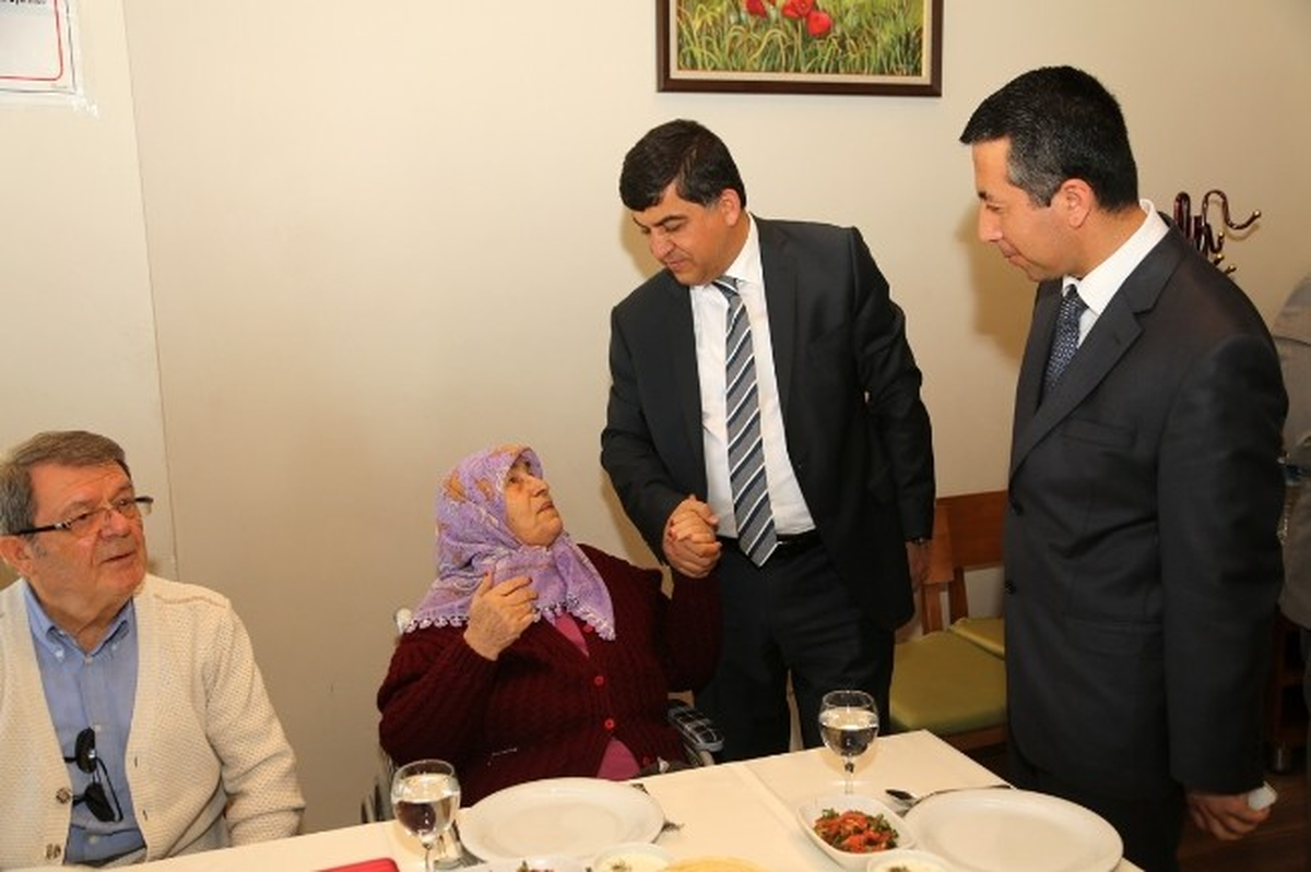 Başkan Fadıloğlu, Huzurevi Sakinleriyle Bir Araya Geldi