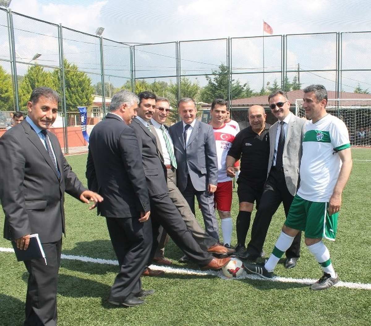 Gemlik Cezaevi\'ne Halı Saha