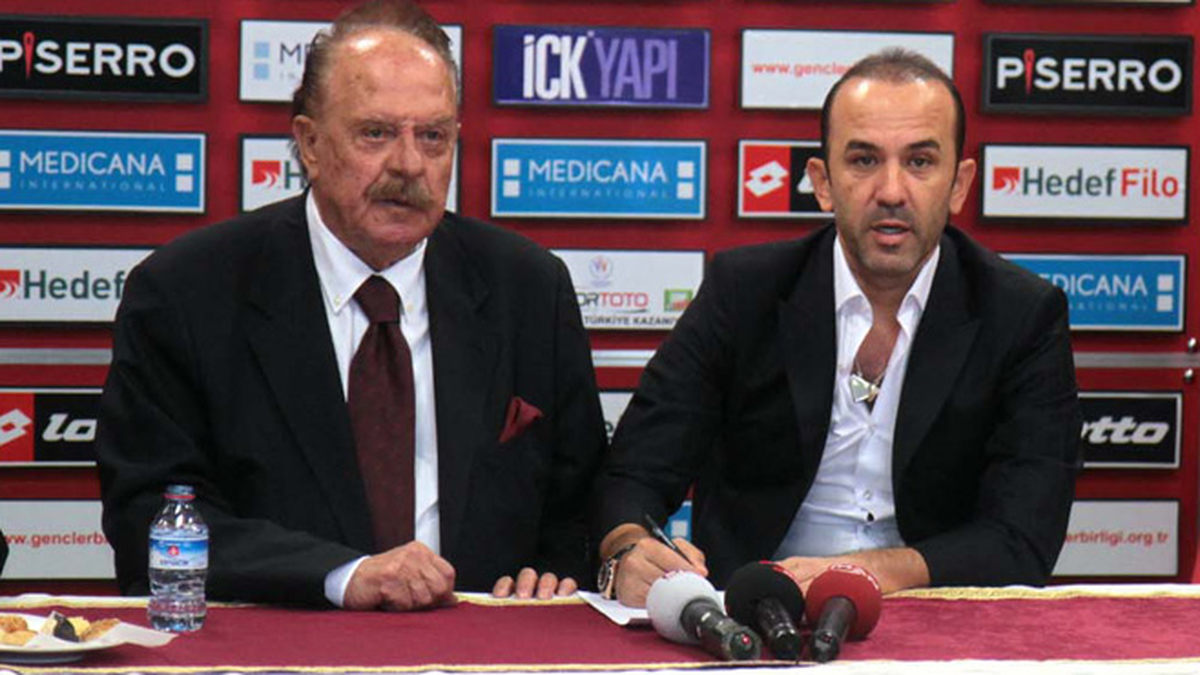 İlhan Cavcav ve Mehmet Özdilek Görüşmesi Transferde Takıldı