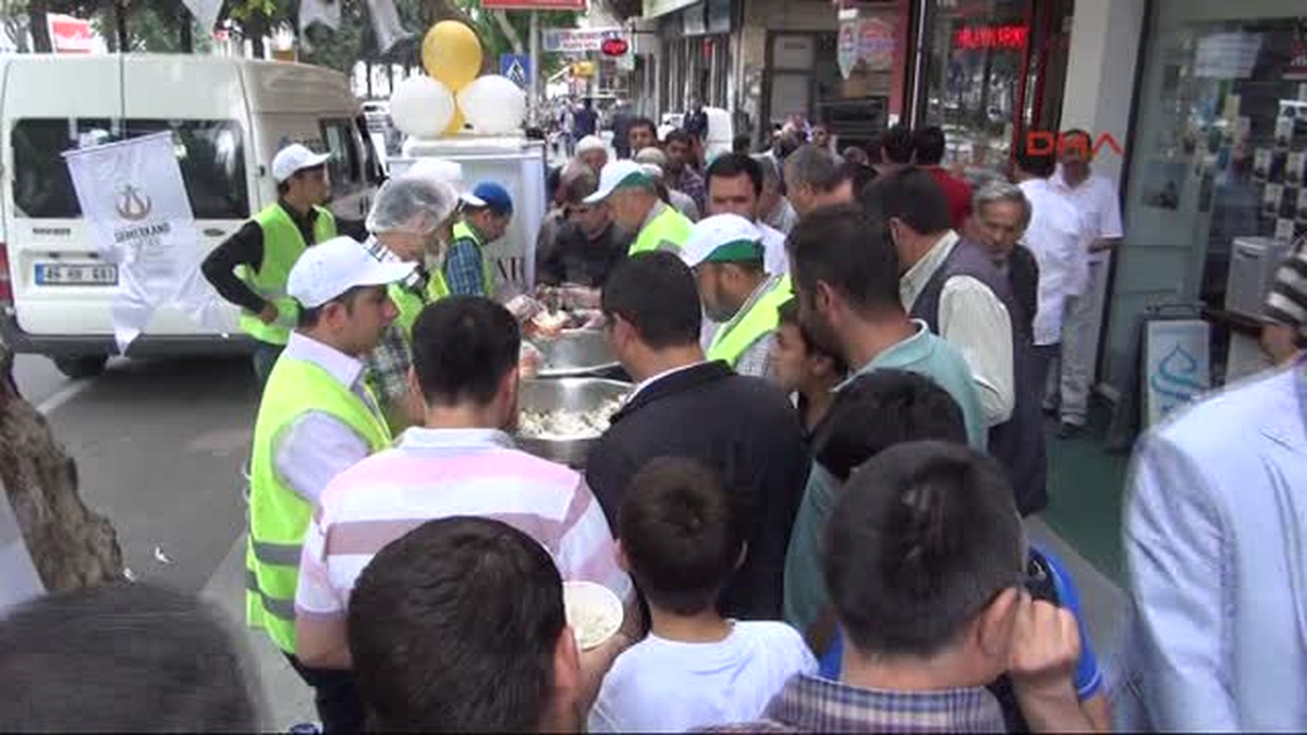 Kahramanmaraş\'ta 2 Bin Kişiye Pilav İkramı
