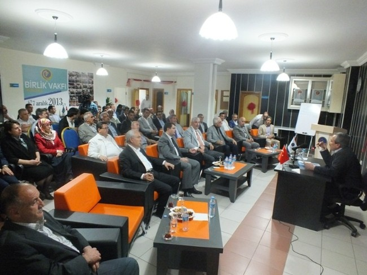 Kur\'an-I Kerim\'in Ön Gördüğü Aile Modeli" Konulu Konferans Verildi