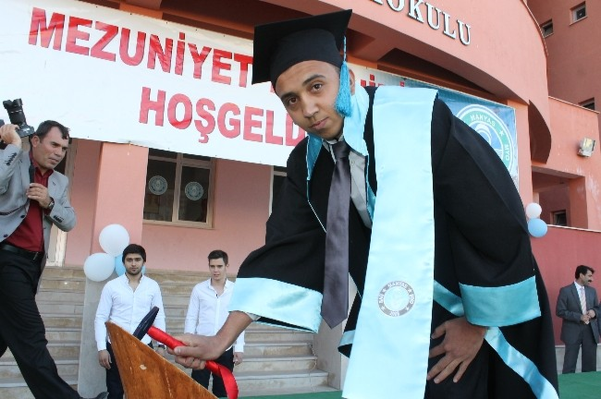 Manyas Myo 3. Dönem Mezunlarını Verdi