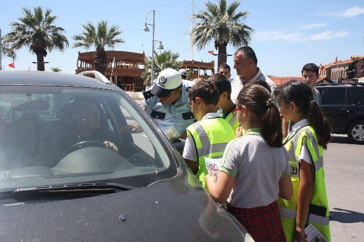 Minik Trafik Polislerinden Trafik Denetimi