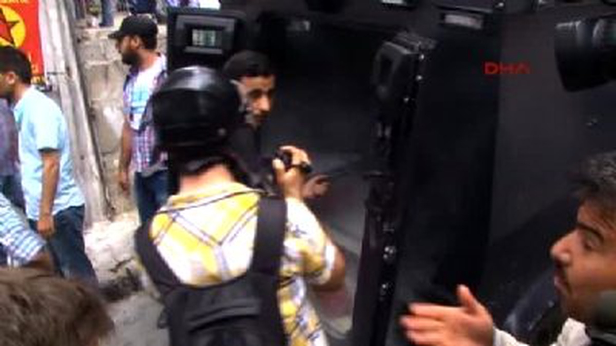 Okmeydanı\'nda Olaylar Çıktı : 1 Kişi Ağır Yaralı (4)