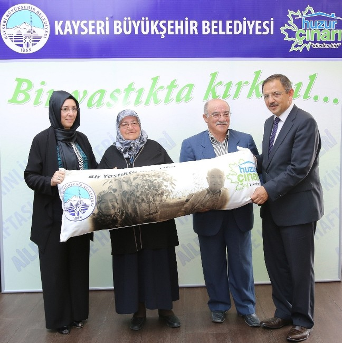 Örnek Alıyor, Örnek Gösteriyoruz"