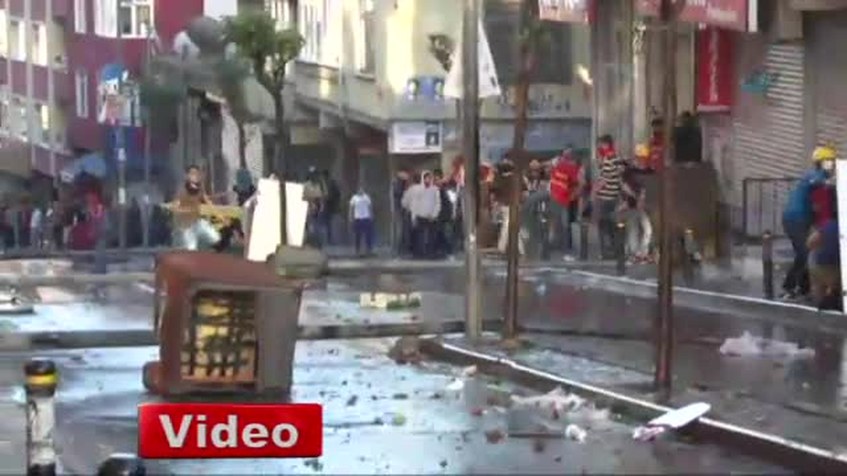 Polisten Çocuklara \'Türkiye\'nin Geleceğisiniz\' Anonsu