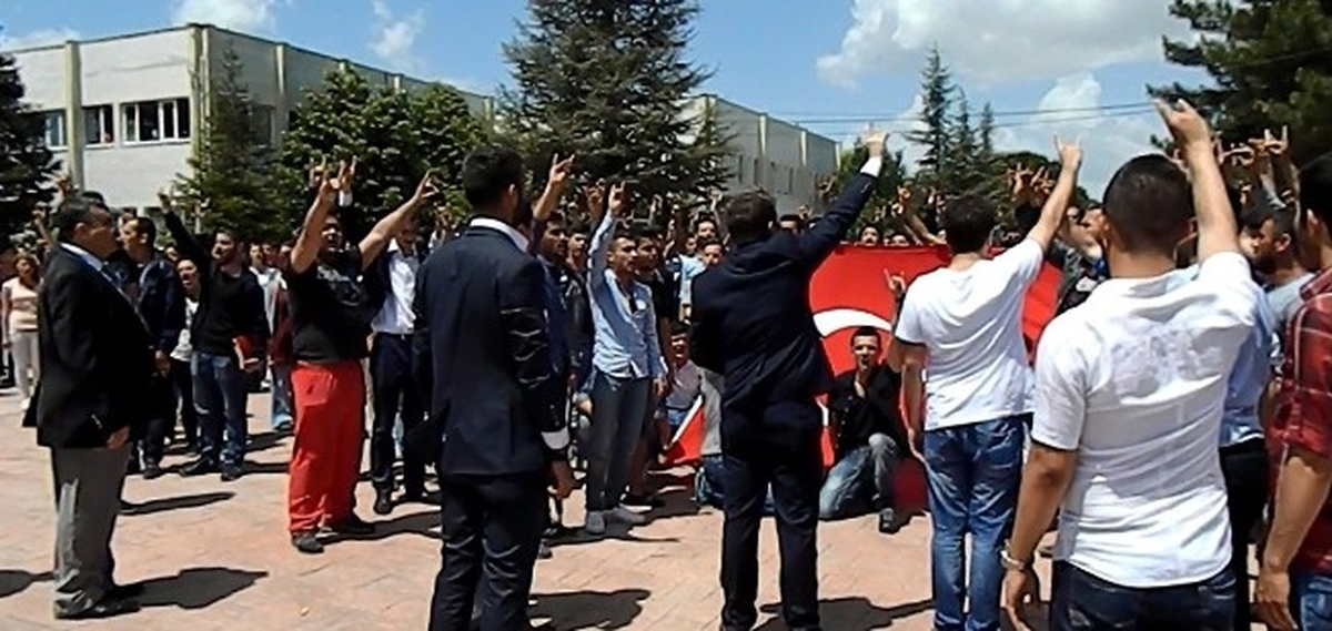 Üniversitede Çıkan Kavgada 12 Kişi Yaralandı, 30 Öğrenci Gözaltına Alındı