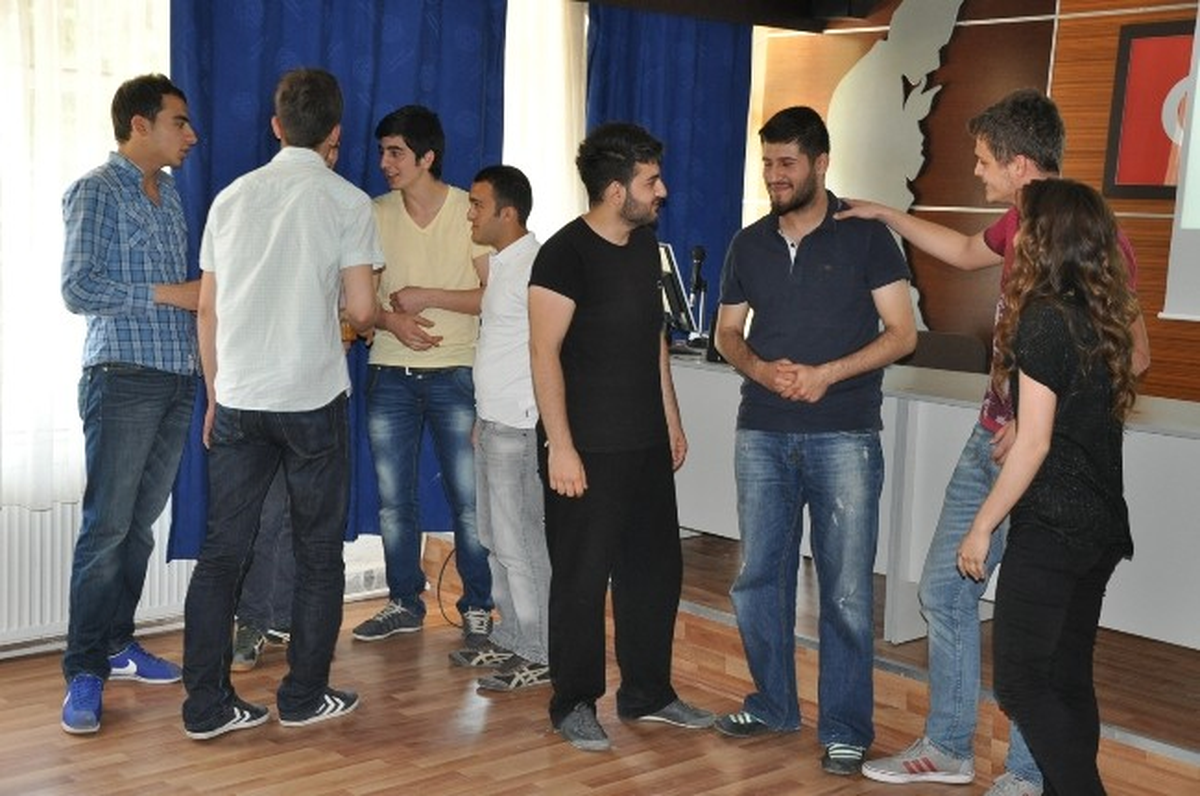 Üniversitelilere Madde Bağımlılığının Zararları Anlatıldı