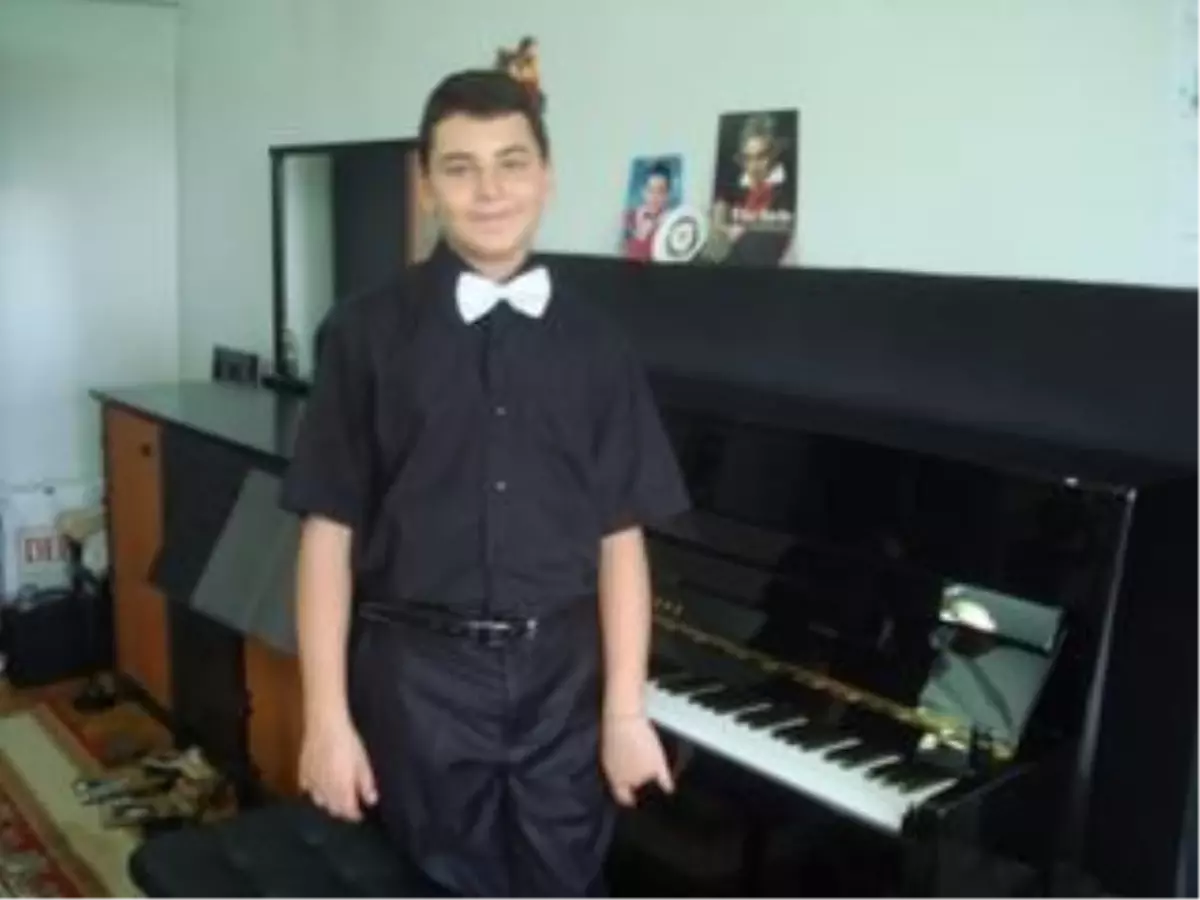 31& Ben Seni Sevdiğimi Dünyalara Bildirdim Piyano Resital: Güneş Yakartepe Trabzon Yöresi Türküsü...