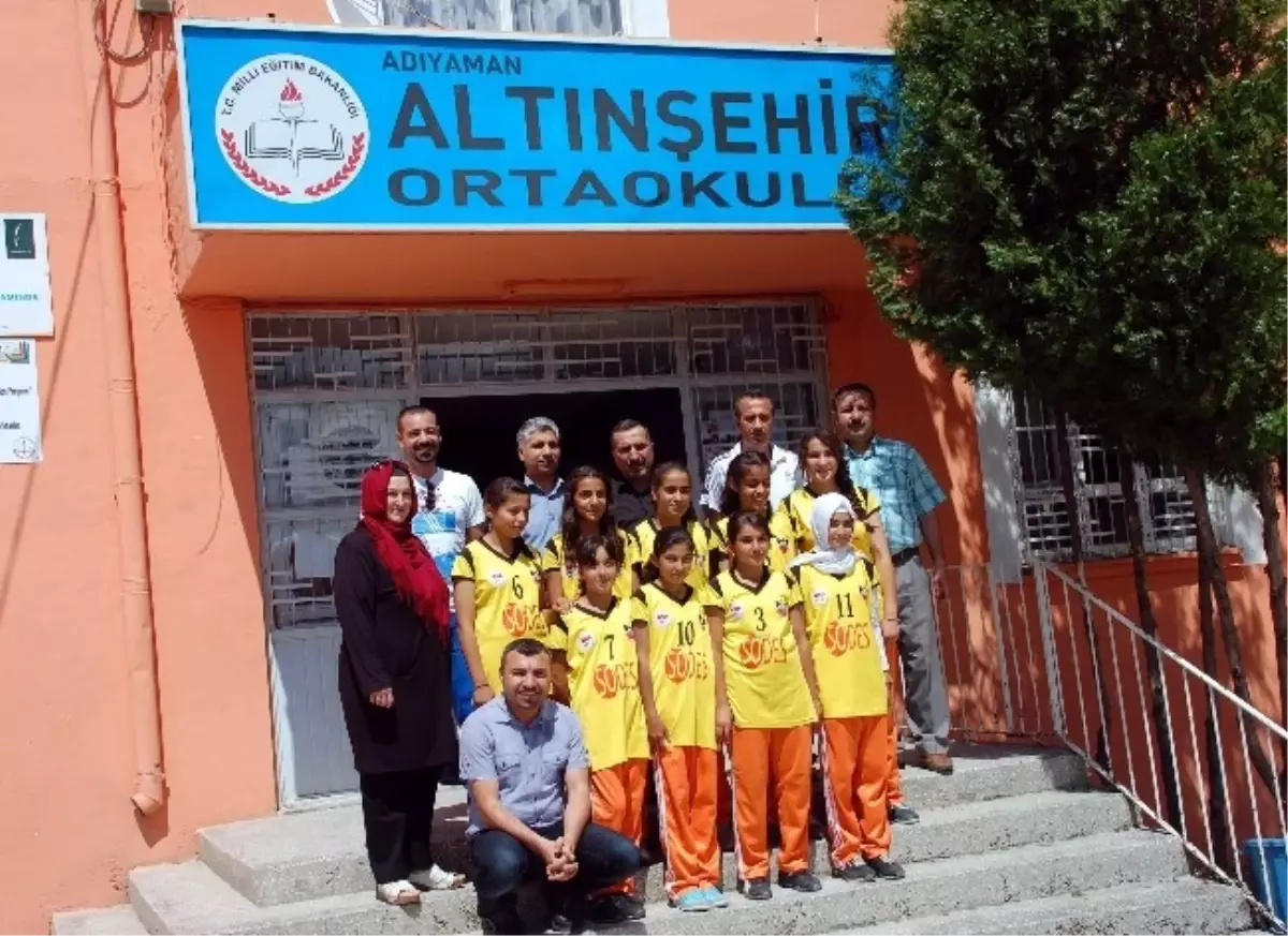 Altınşehir Ortaokulu Türkiye 5.\'si Oldu