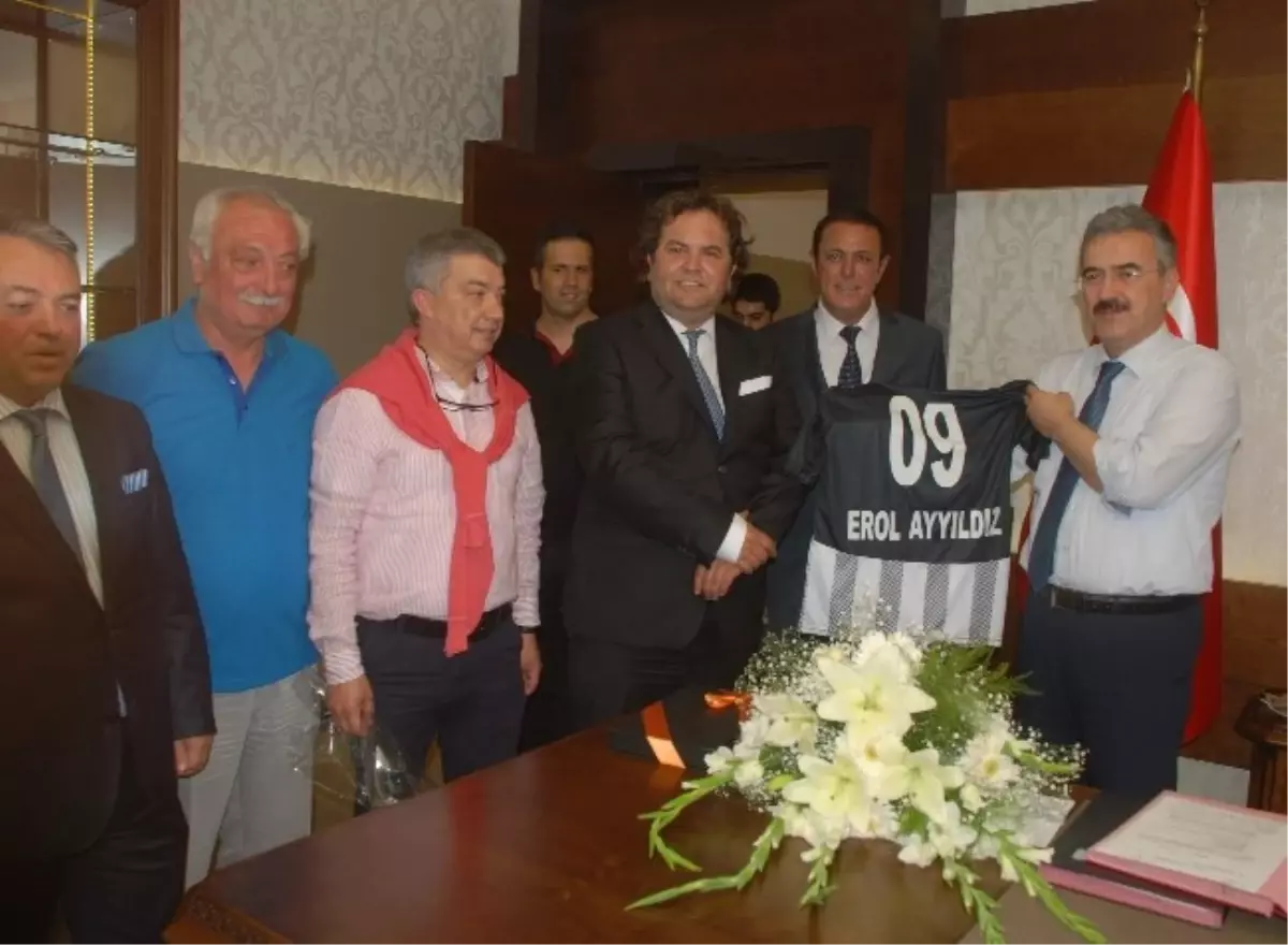 Aydınspor 1923\'ün Yeni Yönetiminden Vali Ayyıldız\'a Ziyaret