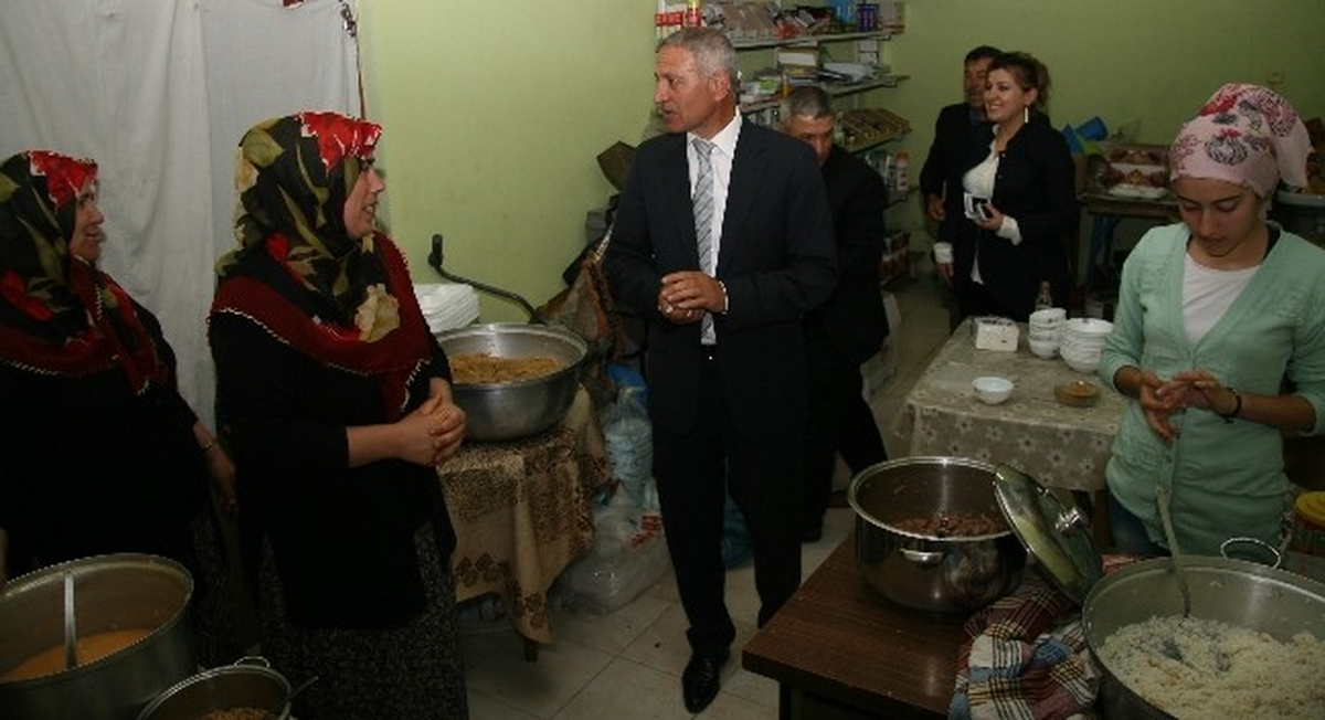 Başkan Dişli\'ye Yöresel Yemekli Karşılama