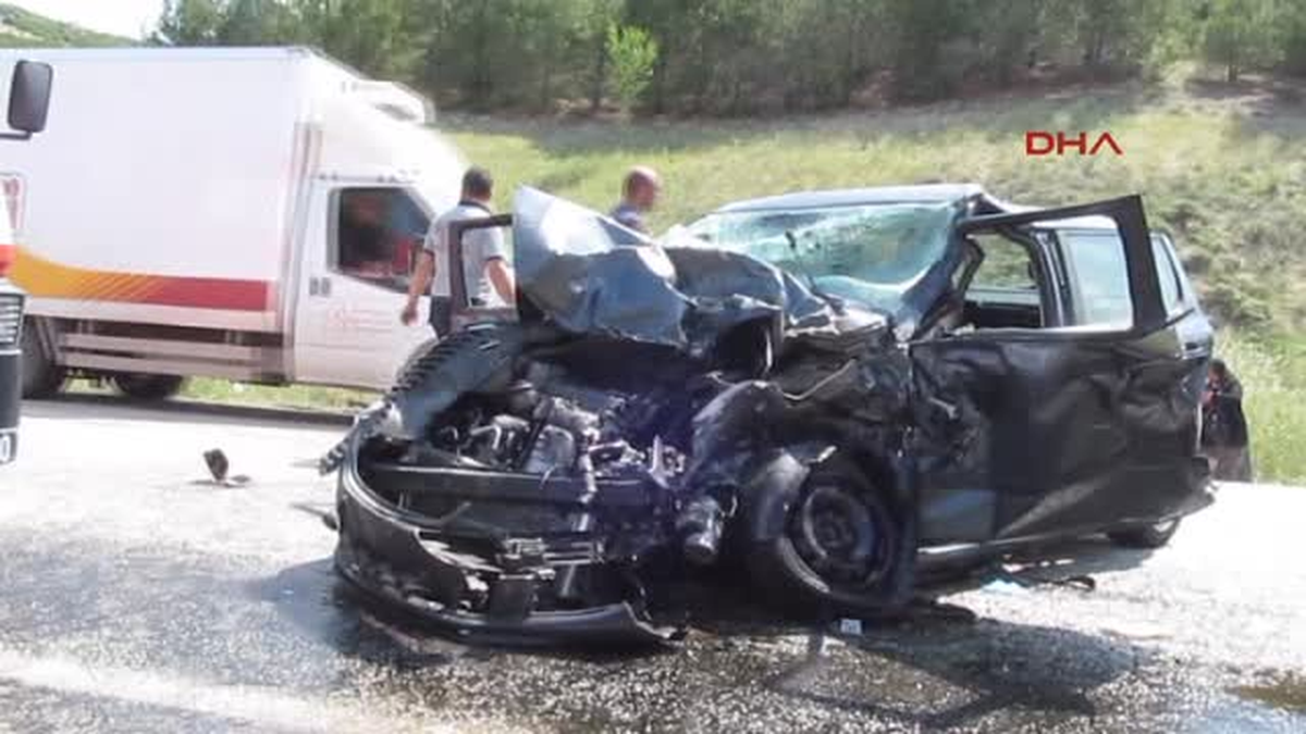Burdur\'da Trafik Kazası 1 Ölü, 2 Yaralı