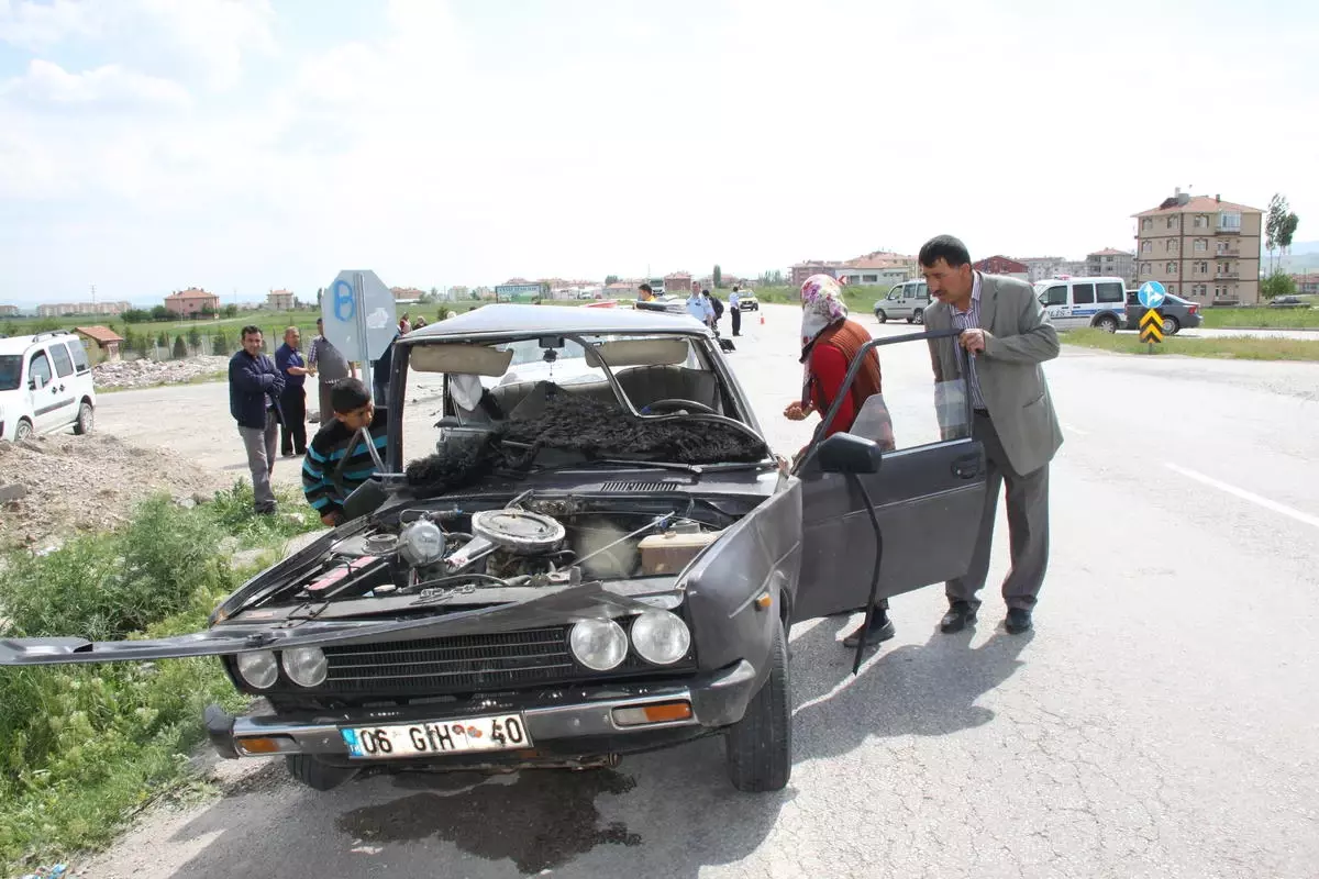 Çubuk\'ta Trafik Kazası: 3 Yaralı