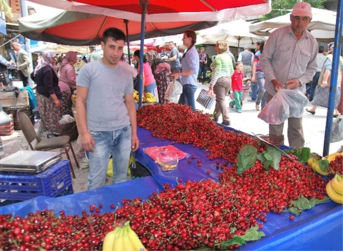 Doluya Tutulan Kiraz Üreticisi Kredi Faizlerinin Ertelenmesini İstiyor