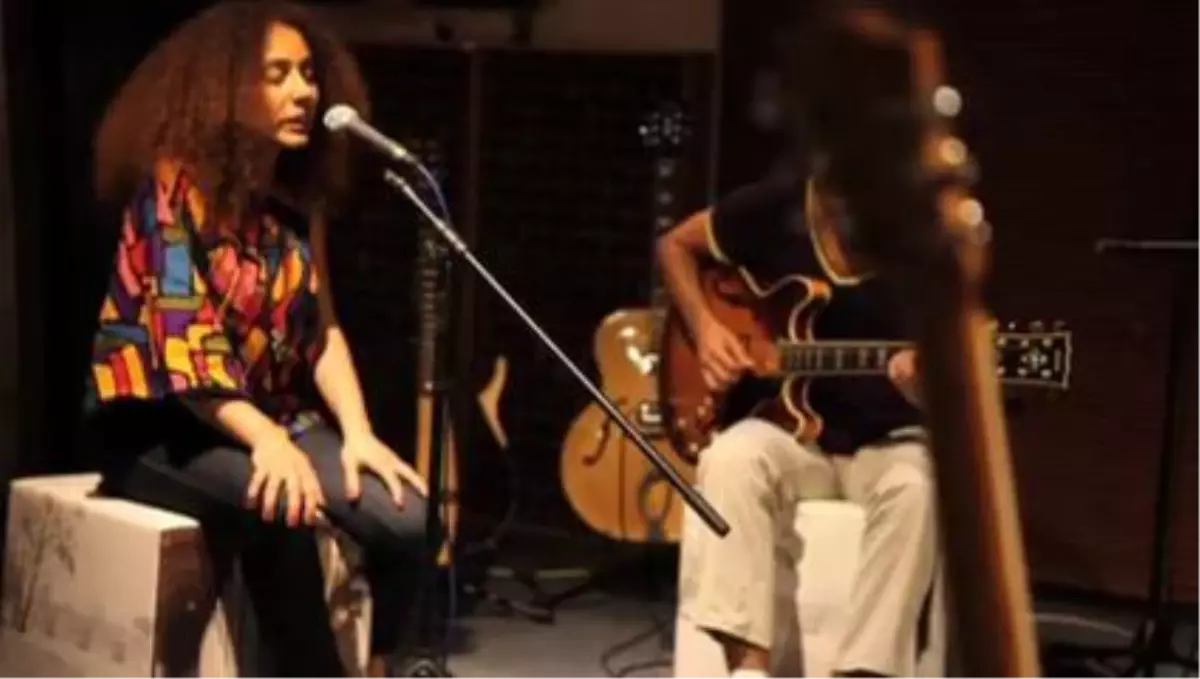 Elif Caglar - You Got Me [the Roots Ft. Erykah Badu Cover] / Akustikhane ?#?garajkonserleri?