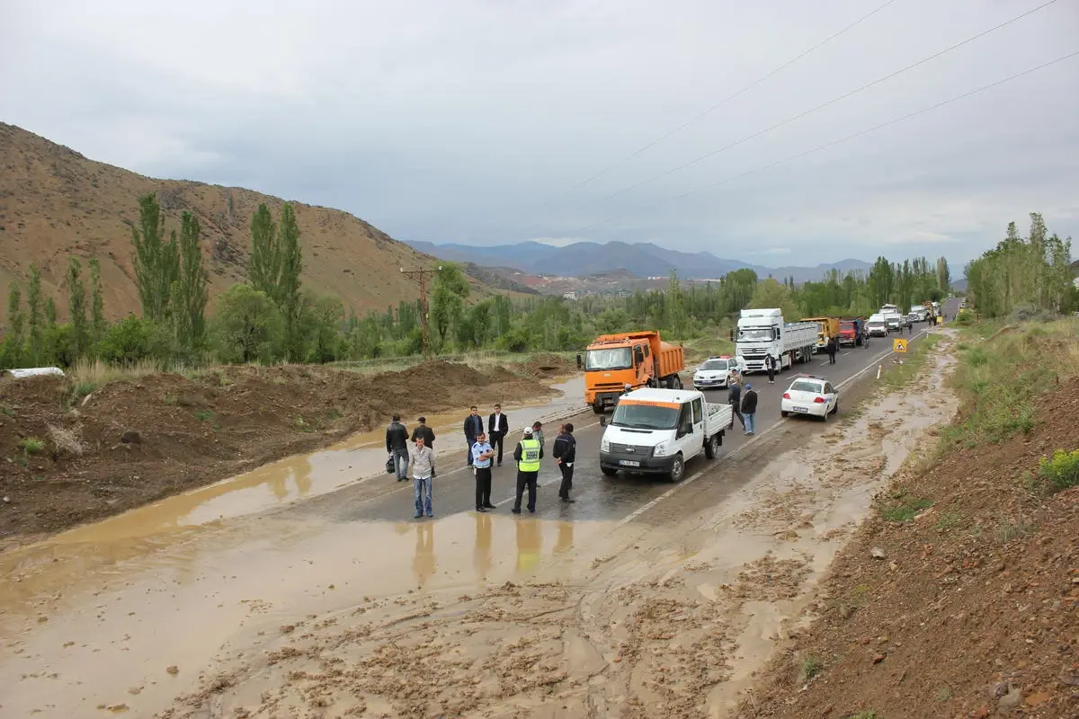 Erzurum\'da Toprak Kayması