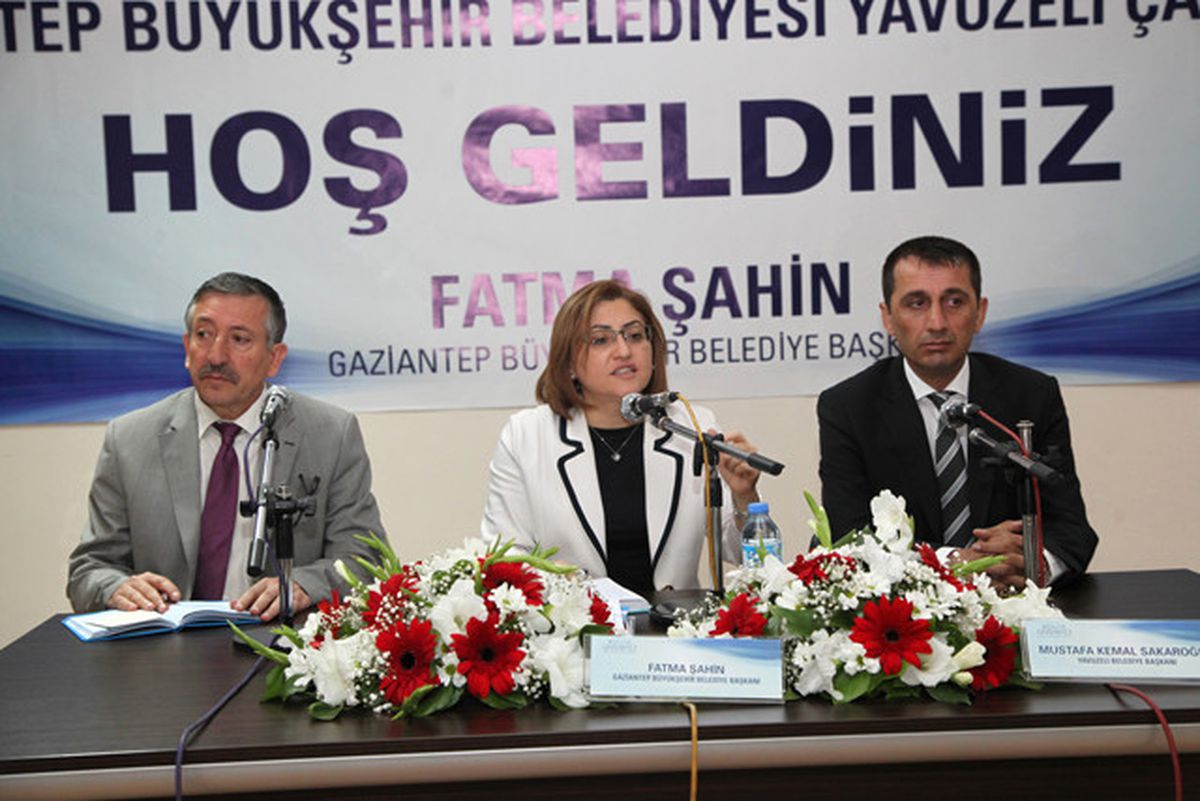Fatma Şahin İlçelere El Attı