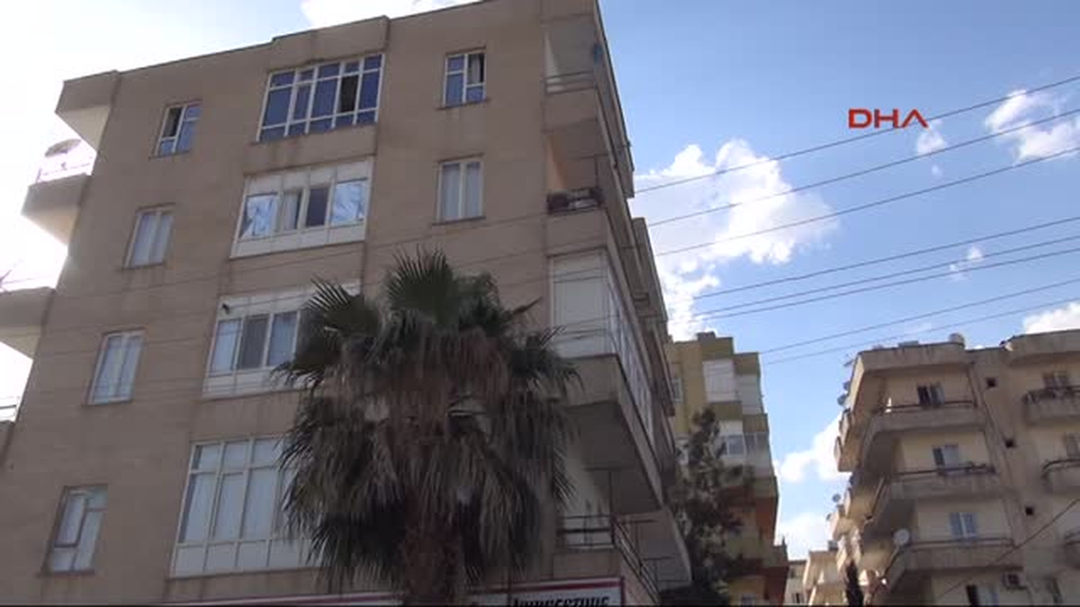 Gaz Kaçıran Tüpten Korkunca Balkondan Atladı