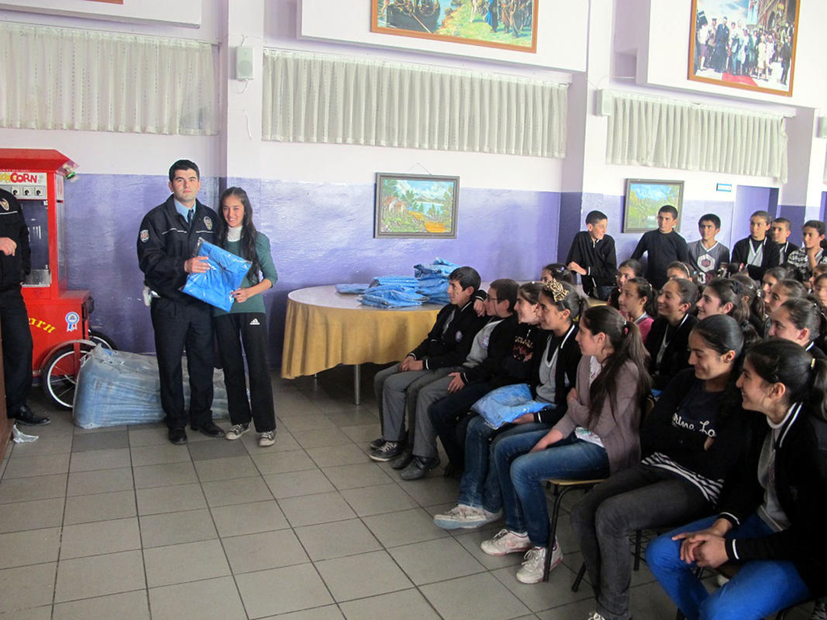\'Gelin Tanış Olalım Polisimizi Tanıyalım Projesi"
