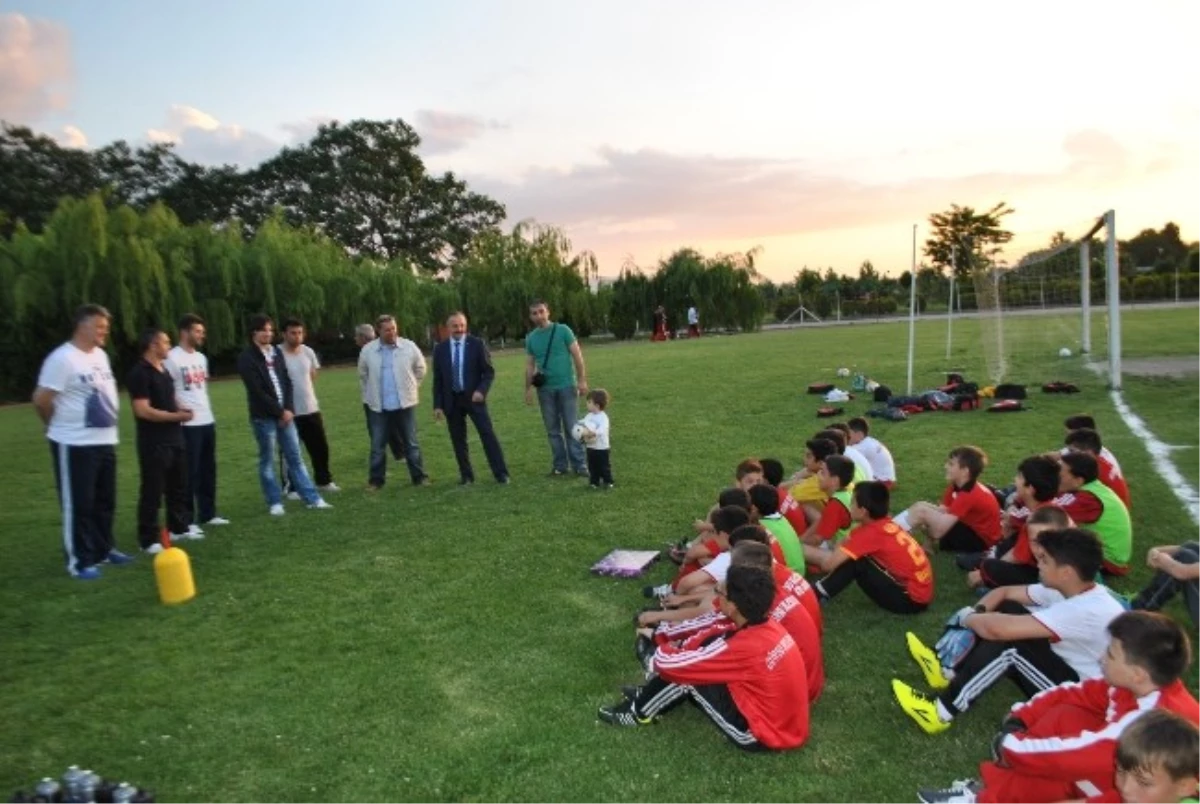 Gökhan Güleç Gürsu Belediye Spor Kulübü U-11 Takımı ile Buluştu