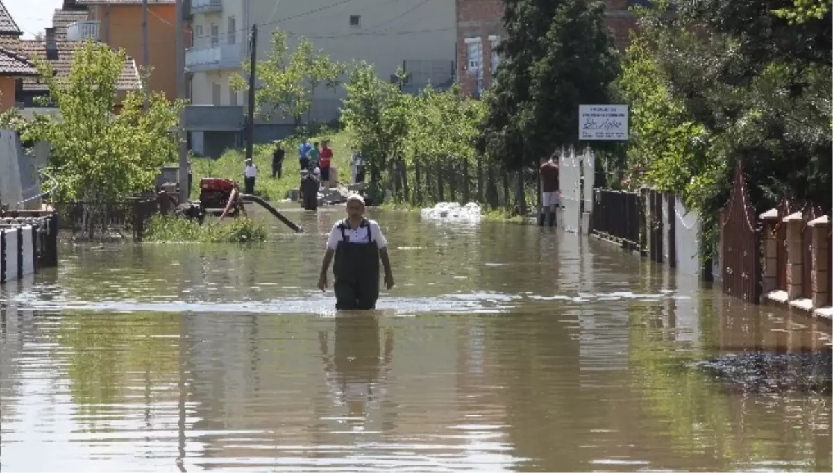 İbb, Bosna Hersek\'te Yaraları Sarıyor