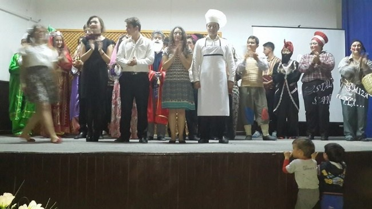 Lise Öğrencilerinden Tiyatro Gösterisi