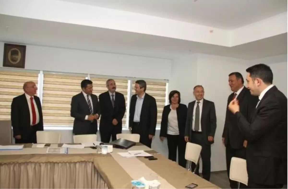 Oğuz Kaan Salıcı\'dan Başkan Öz\'e Ziyaret