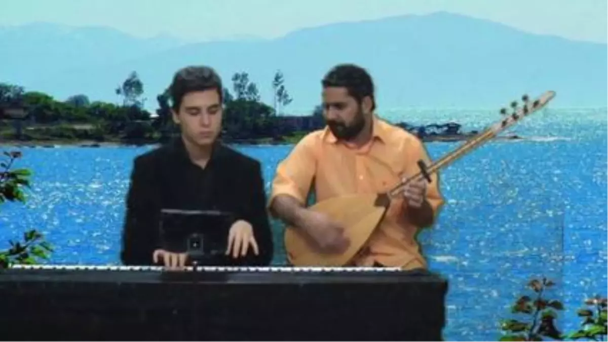 Piyano Bağlama Duet Türk Halk Müziği Kum Gibi Koro Bağla Saz Sözleri Halka Dinle Tum Kubat...