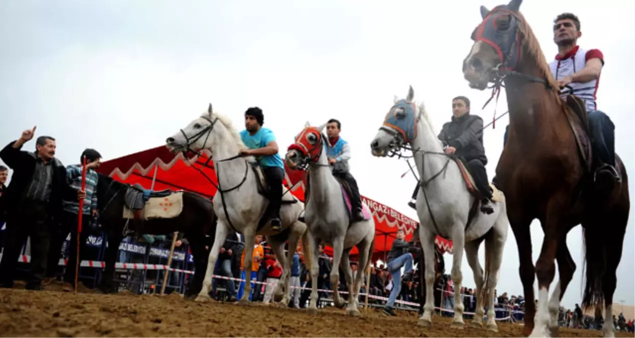 Rahvan At Yarışları Start Alıyor