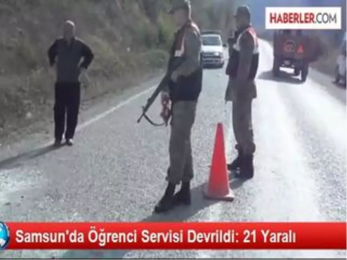 Samsun\'da Öğrenci Servisi Devrildi: 21 Yaralı