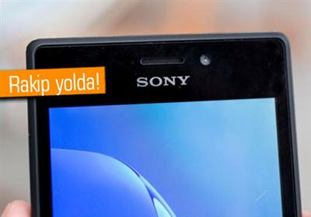 Sony\'den Moto G Gibi Telefon Geliyor
