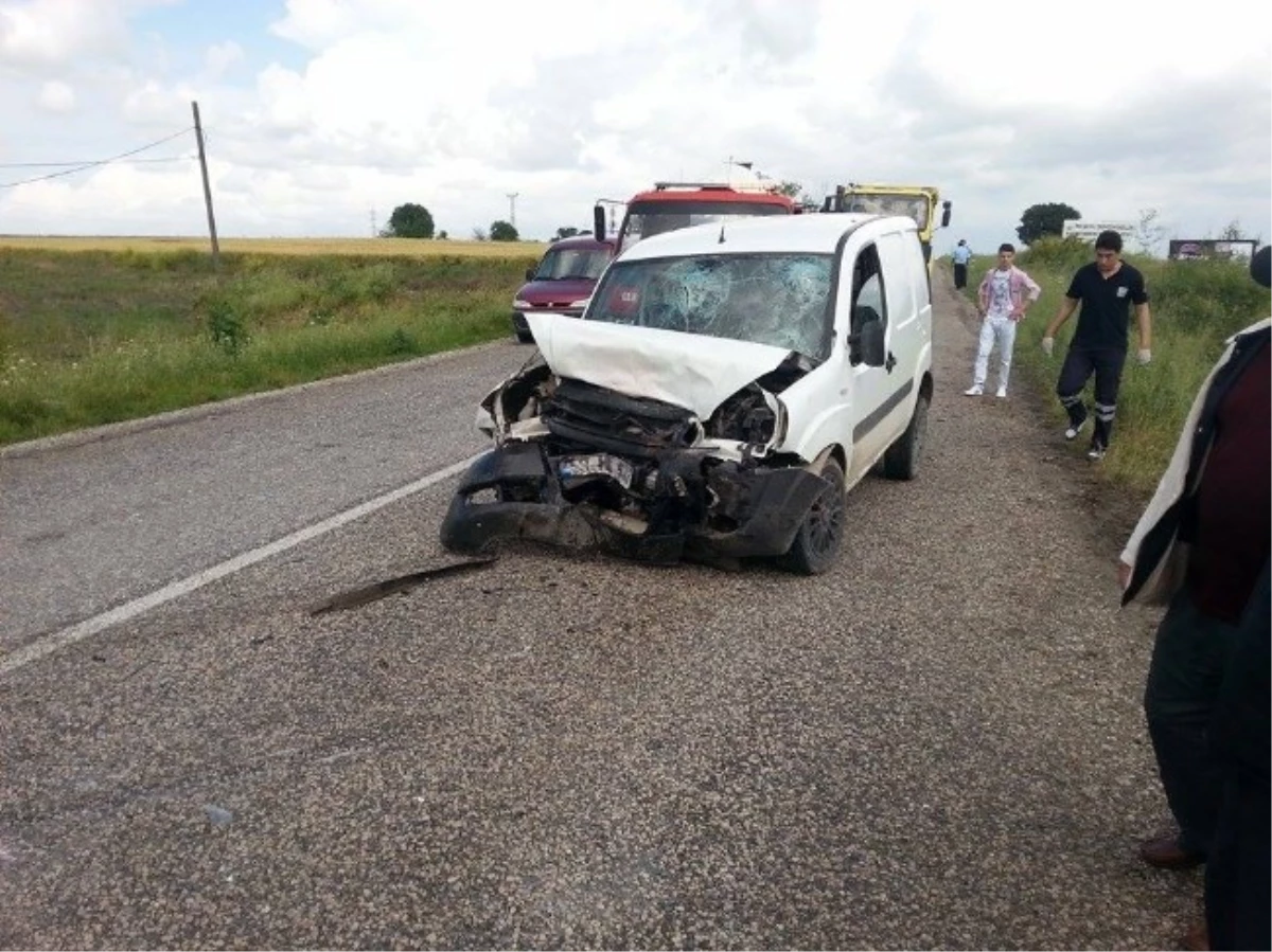 Tekirdağ\'da Trafik Kazası: 8 Yaralı