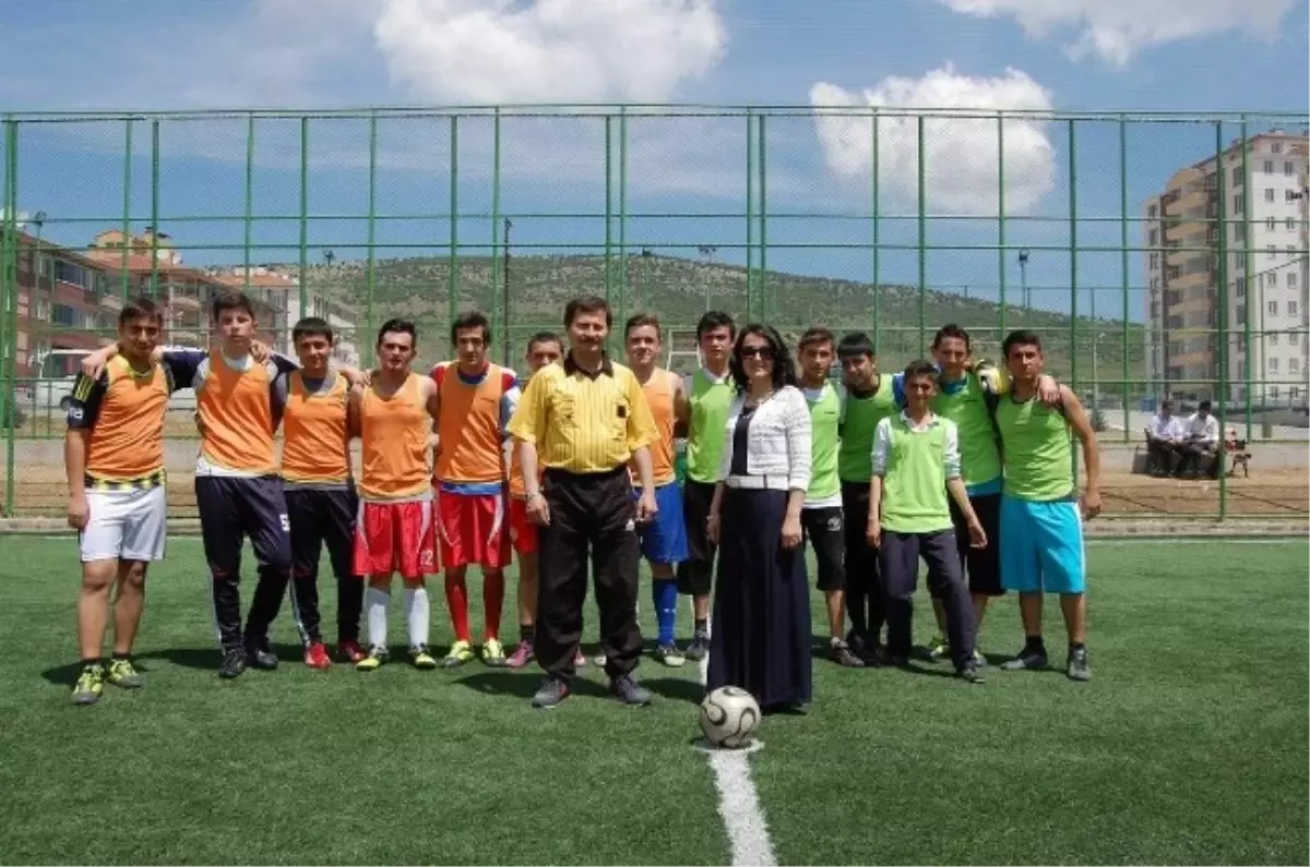 Bozüyük Kız Teknik ve Meslek Lisesi\'nin Sanatsal ve Sportif Çalışmaları