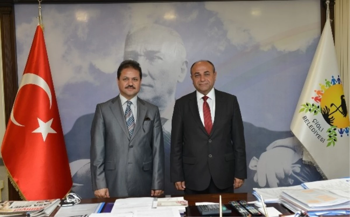 Çiğli Kaymakamı Arı\'dan Başkan Arslan\'a Tebrik Ziyareti